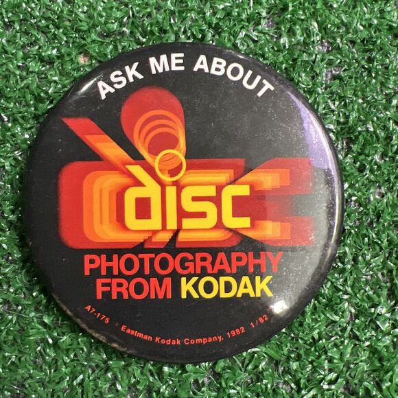 Vintage 1982 Ask me About Disc Photography From Kodak Button Pinback - Picture 2 of 6